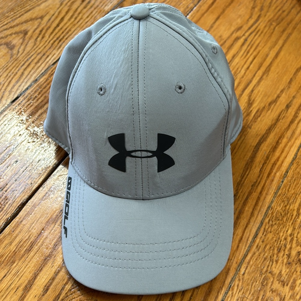 Under Armour gray golf cap, Size Medium/Large. Good condition.